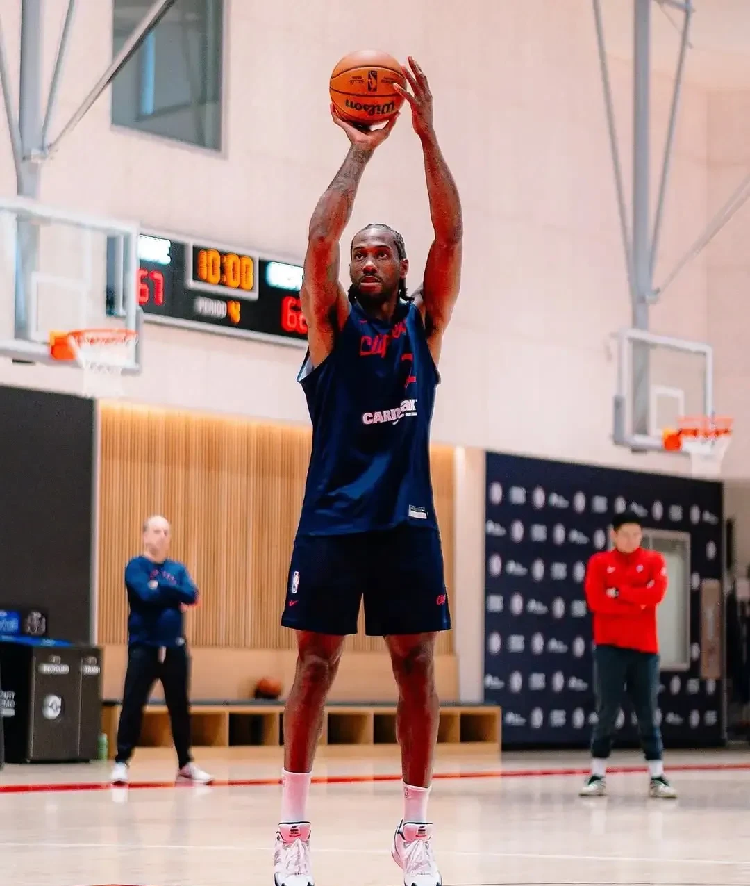 今晨体能课后，法兰克福再遭质疑备战NBA常规赛，话题不断，训练强度明显提升的简单介绍